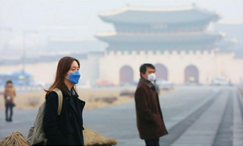 韩媒：朝鲜半岛雾霾严重民众抢购口罩空气净化器