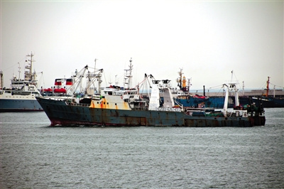 韩国海警扣押2艘中国渔船称“捕鱼记录不实”