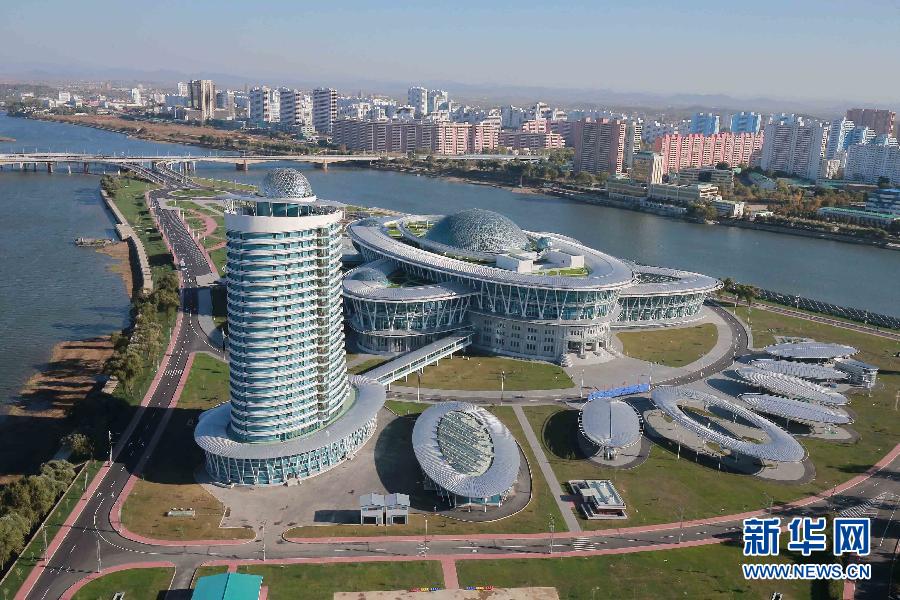 （国际）（4）金正恩视察新建成的科技综合大楼