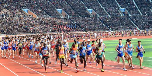 朝鲜举行国际马拉松比赛吸引千余名外国参赛者