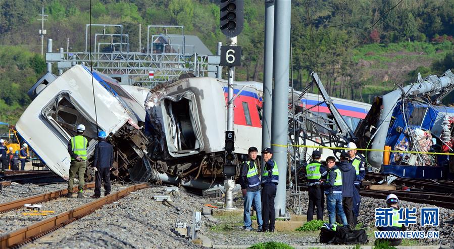 （国际）（4）韩国丽水发生列车脱轨事故致1死8伤