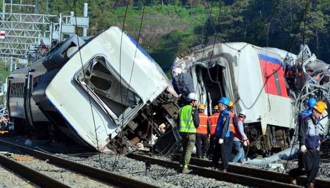 韩国丽水发生列车脱轨事故致1死8伤