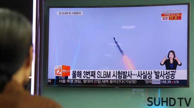 韩国军方称朝鲜发射一枚潜射导弹(图)
